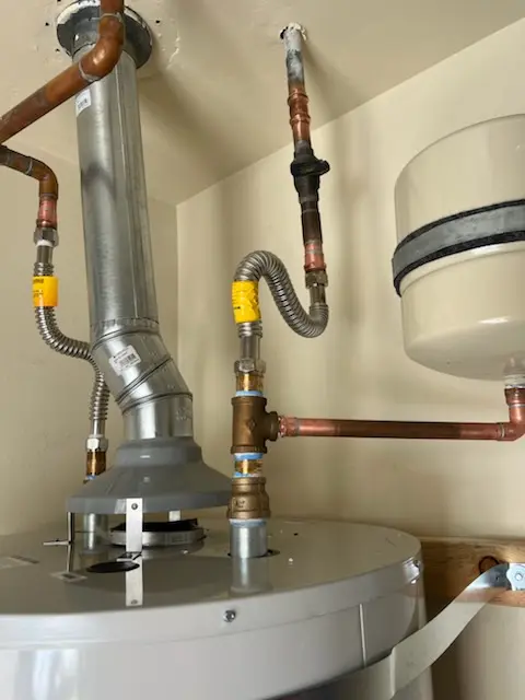 Water heater installation and plumbing repair in Carol Stream